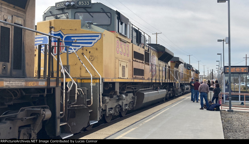 Union Pacific 8533